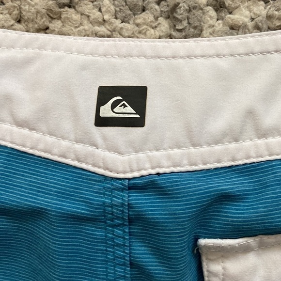 Quicksilver boys swim trunks size 23 blues and grey/off white pocket - Picture 6 of 8
